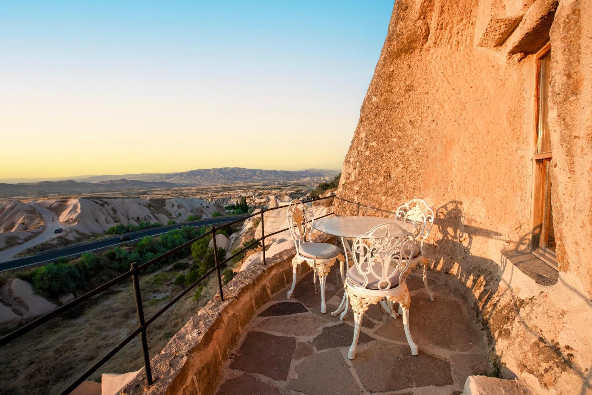 Cappadocia Fairy Chimneys Selfie Cave - Special Class Учисар