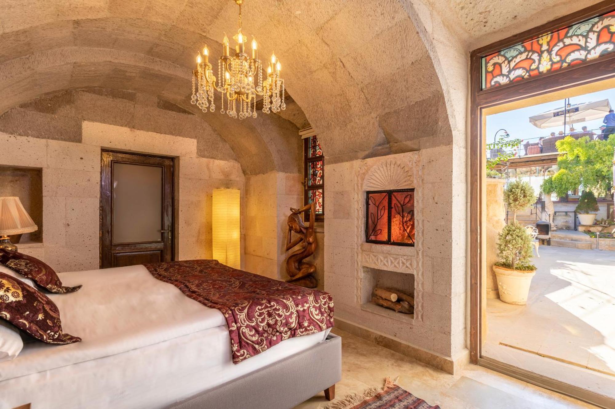 Cappadocia Fairy Chimneys Selfie Cave - Special Class Учисар